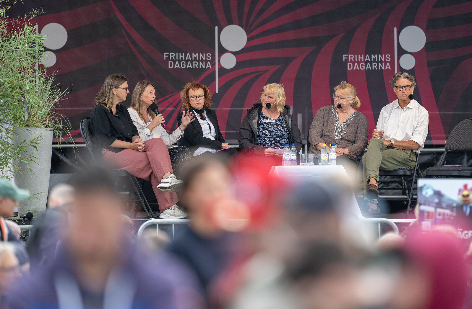Annelise de Jong from IVL and a CARE household participant during a panel discussion on sustainable food systems at Frihamnsdagarna 2026 in Gothenburg